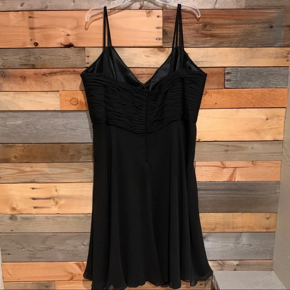 Carmen Marc Valvo Black Formal Knee Length Spaghetti Strap Gown - Plus Size - Picture 8 of 12